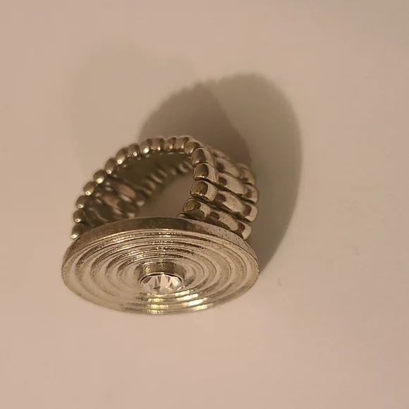 Expandable ring - Picture 2 of 2